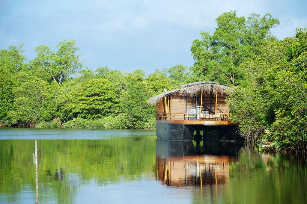 Hotel Yathra Houseboat Bentota Exterior foto