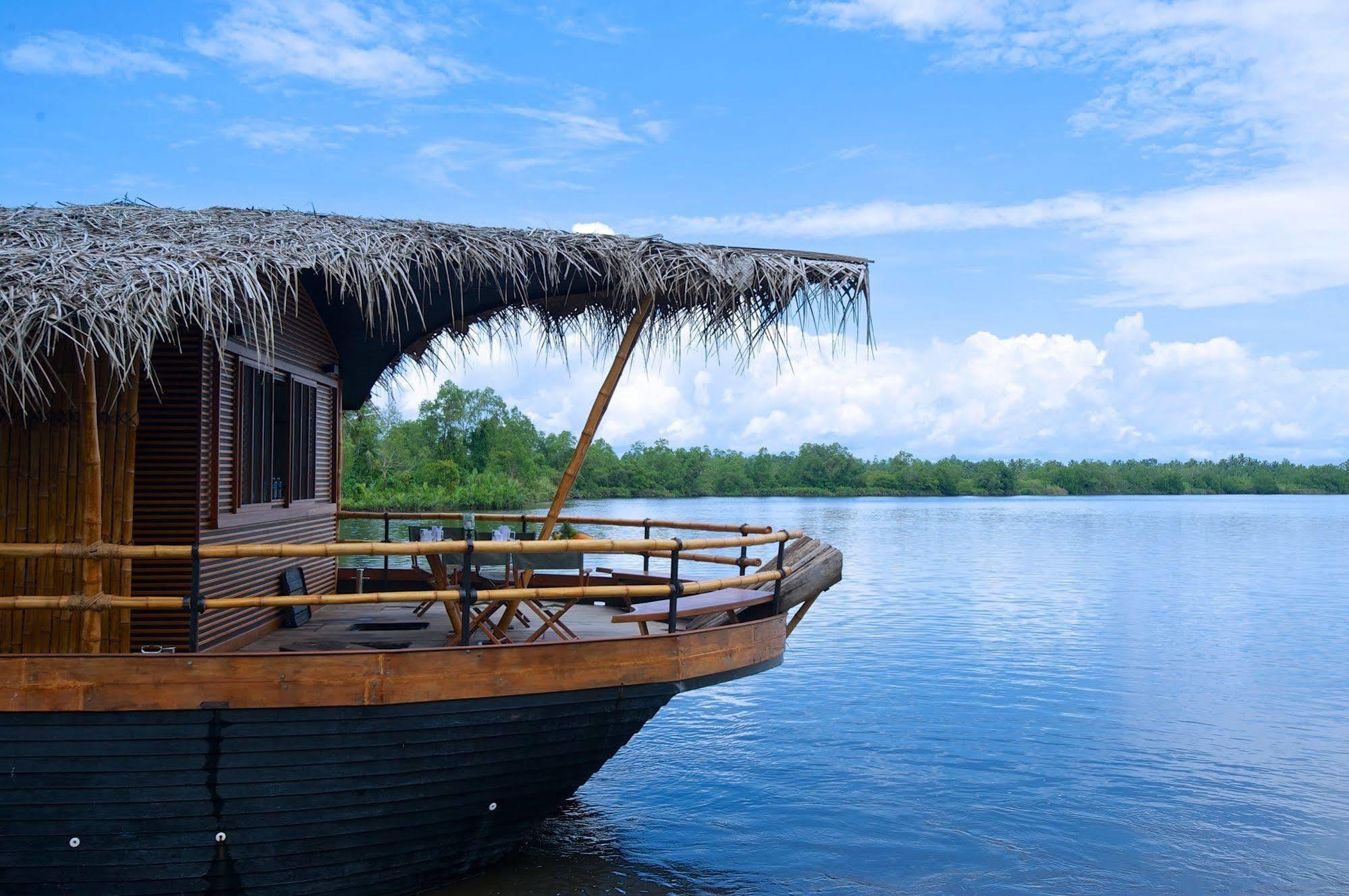 Hotel Yathra Houseboat Bentota Exterior foto