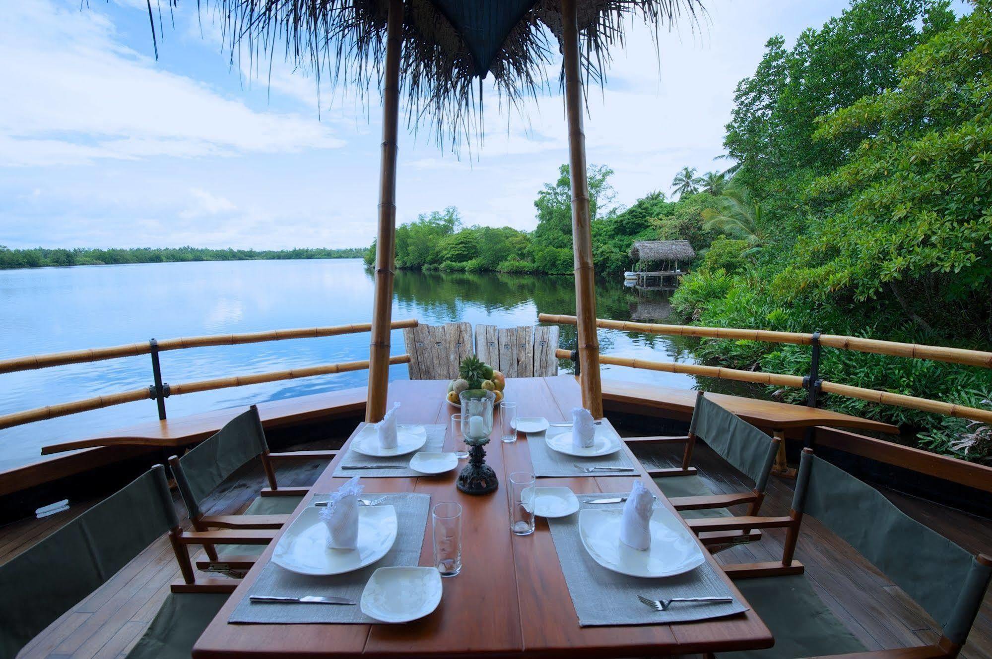 Hotel Yathra Houseboat Bentota Exterior foto