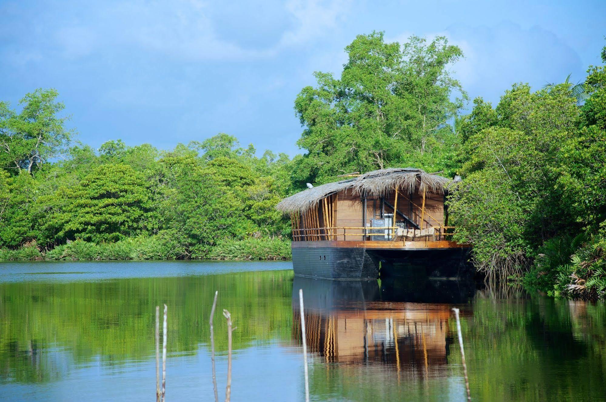 Hotel Yathra Houseboat Bentota Exterior foto