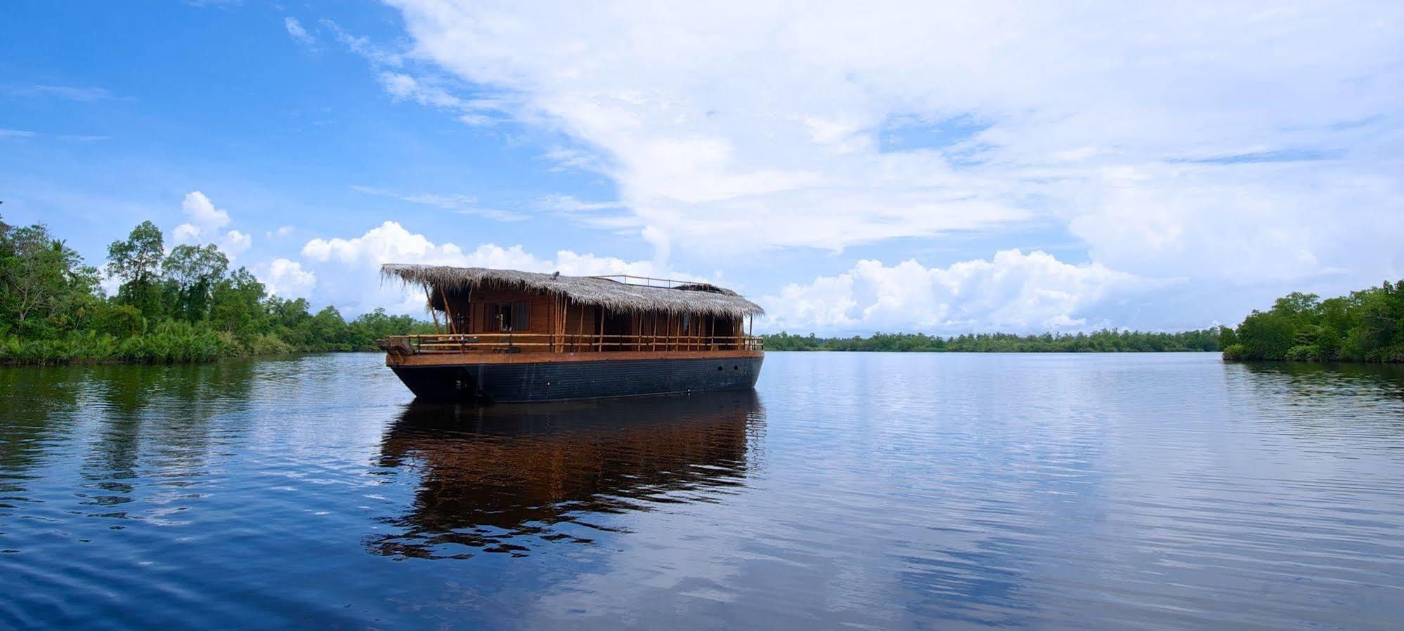 Hotel Yathra Houseboat Bentota Exterior foto